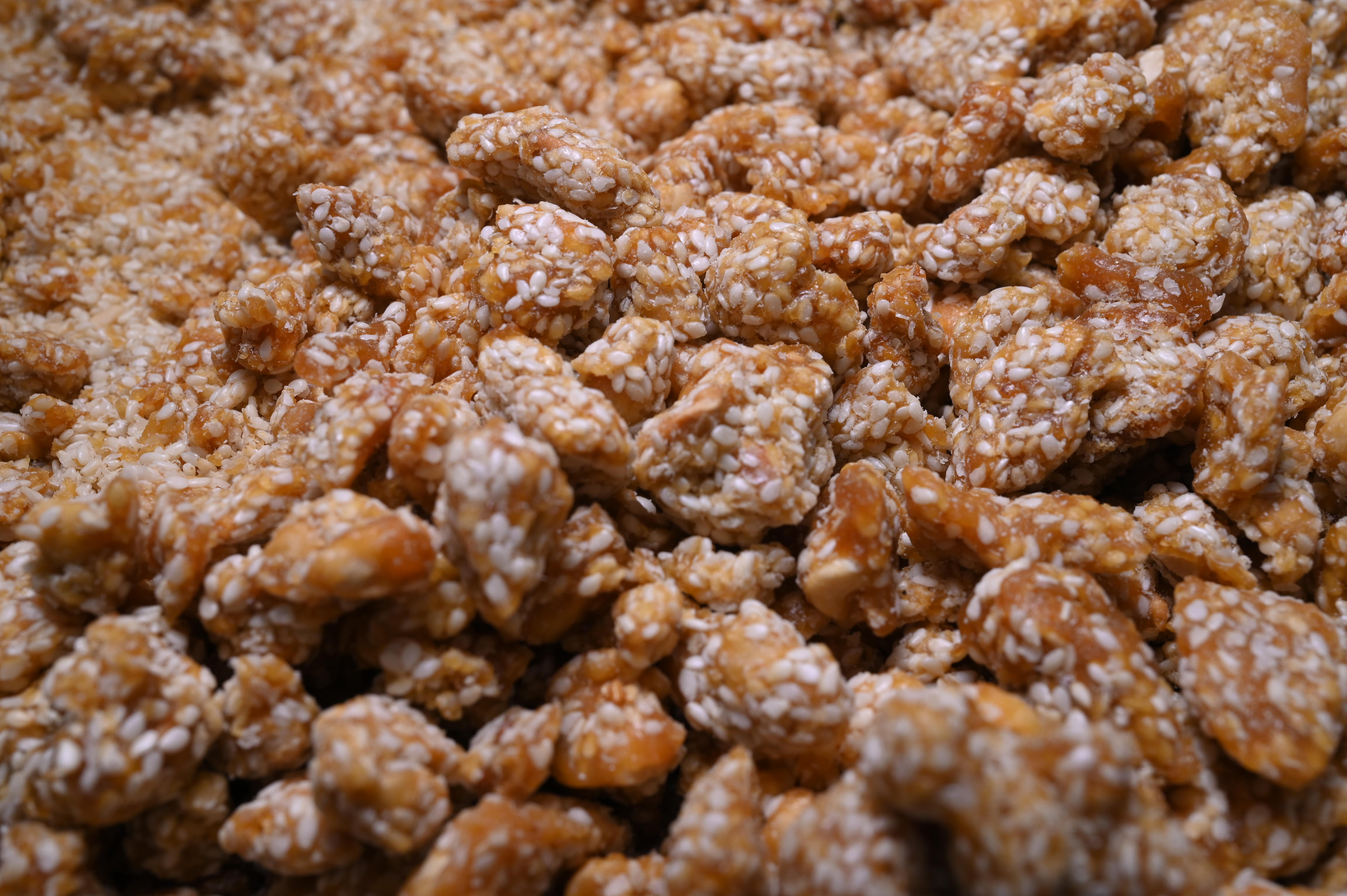 Buy rewari peanut coated till with gurh Online in Pakistan
