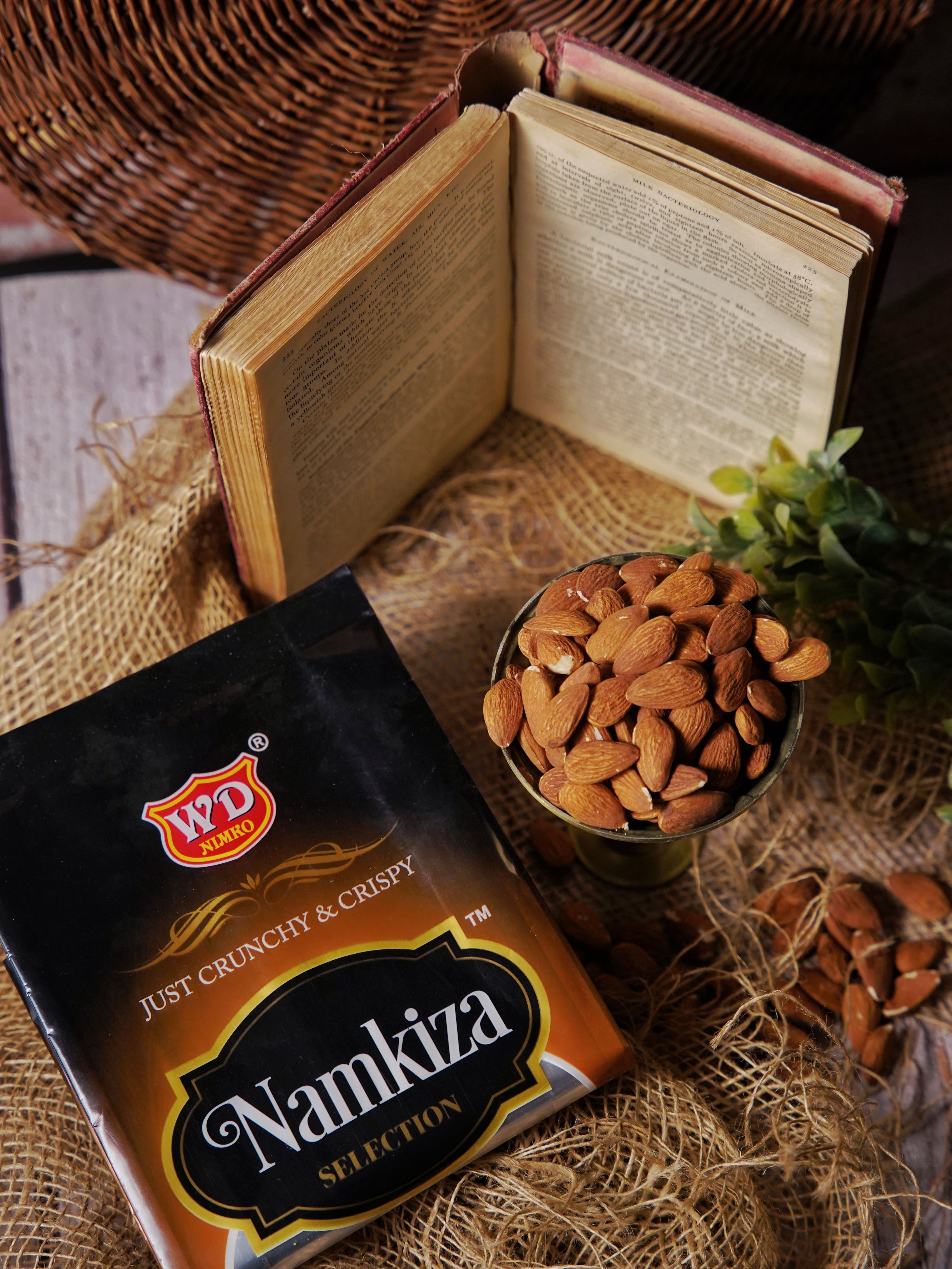 American Almonds (Sada American Badam)