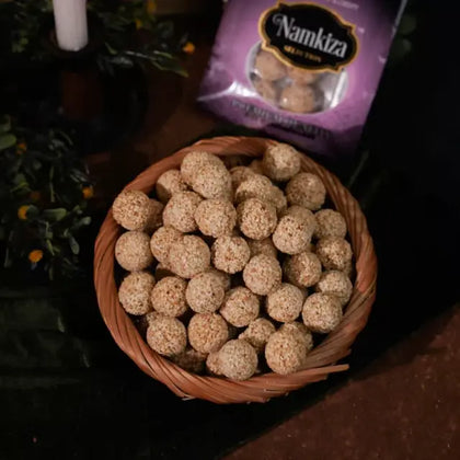 Til Wala Ladoo (Sesame Jaggery Balls)